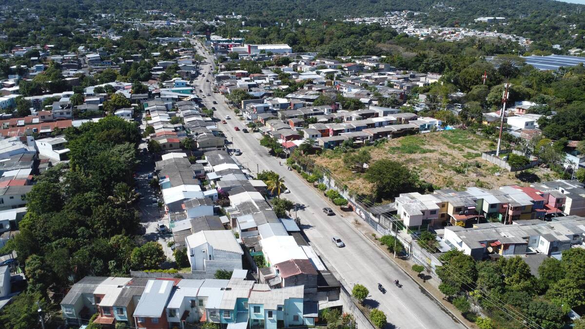 Usuarios en redes sociales indicaron que el movimiento se sintió con fuerza en el departamento de La Paz, en la región central del país. EFE.
