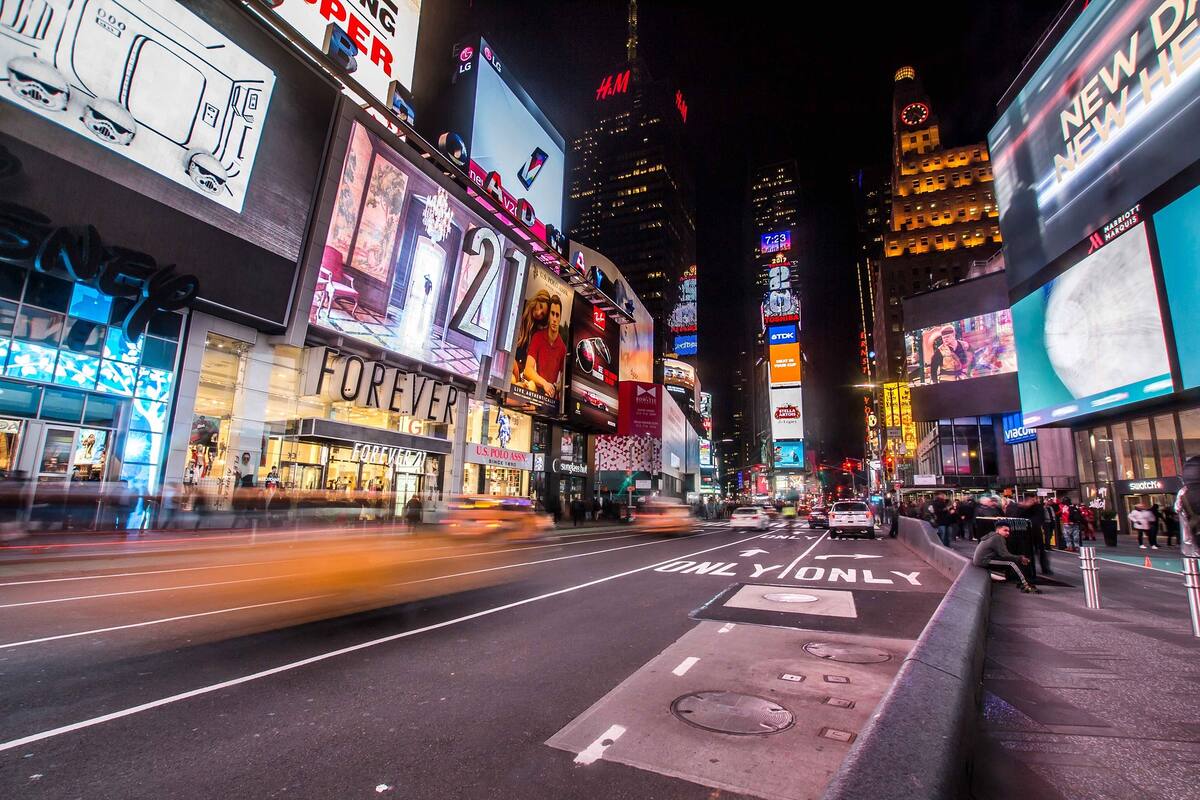 Un 'apagón' en Times Square denuncia la precariedad de la hostelería en EU
