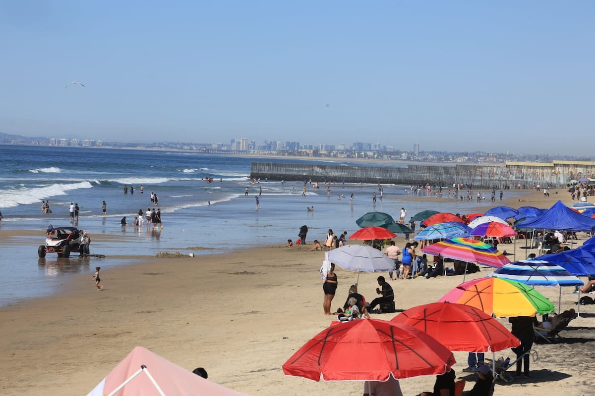 El termómetro alcanzó hasta 39 °C en días recientes; prevén descenso a partir del martes. Foto: Sergio Ortiz