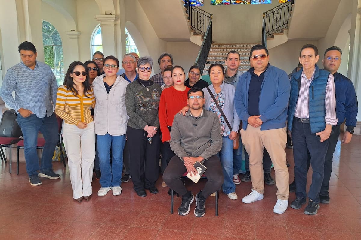 STAUS respalda a profesor de la Unison en huelga de hambre para exigir reconocimiento académico y salarial, mientras la Universidad afirma que no cumplió los requisitos de ascenso