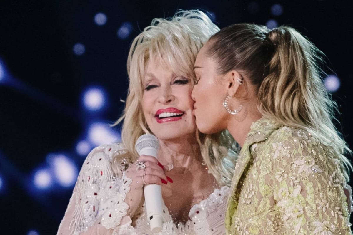 Miley Cyrus revela que Dolly Parton no fue fan de ‘Endless Summer Vacation’