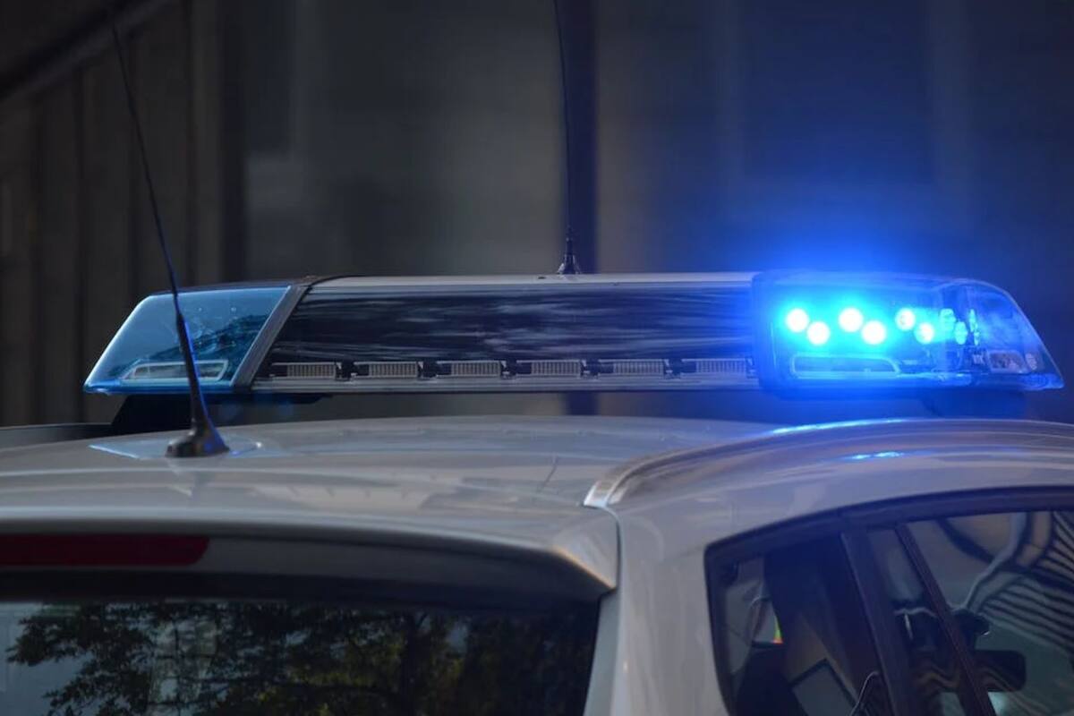 Investigan vehículo con presencia de sangre