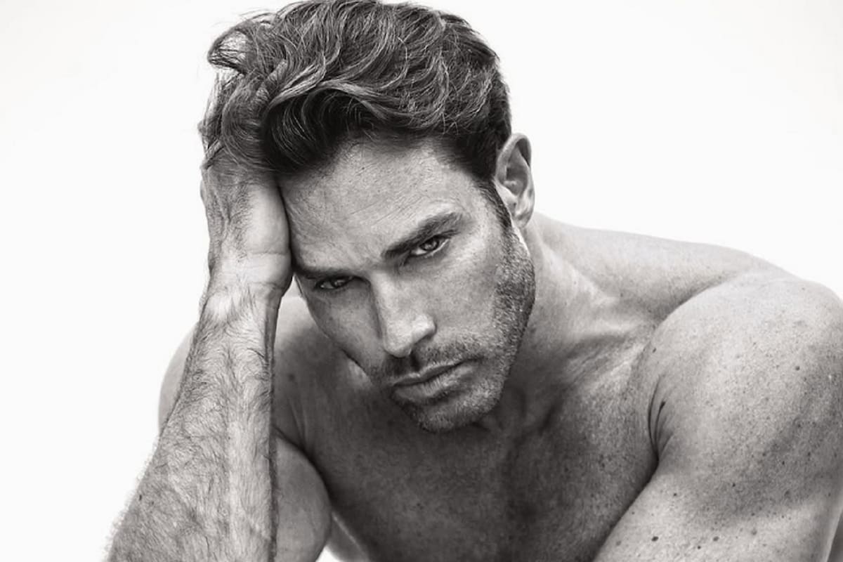 Sebastián Rulli sorprende con foto al desnudo