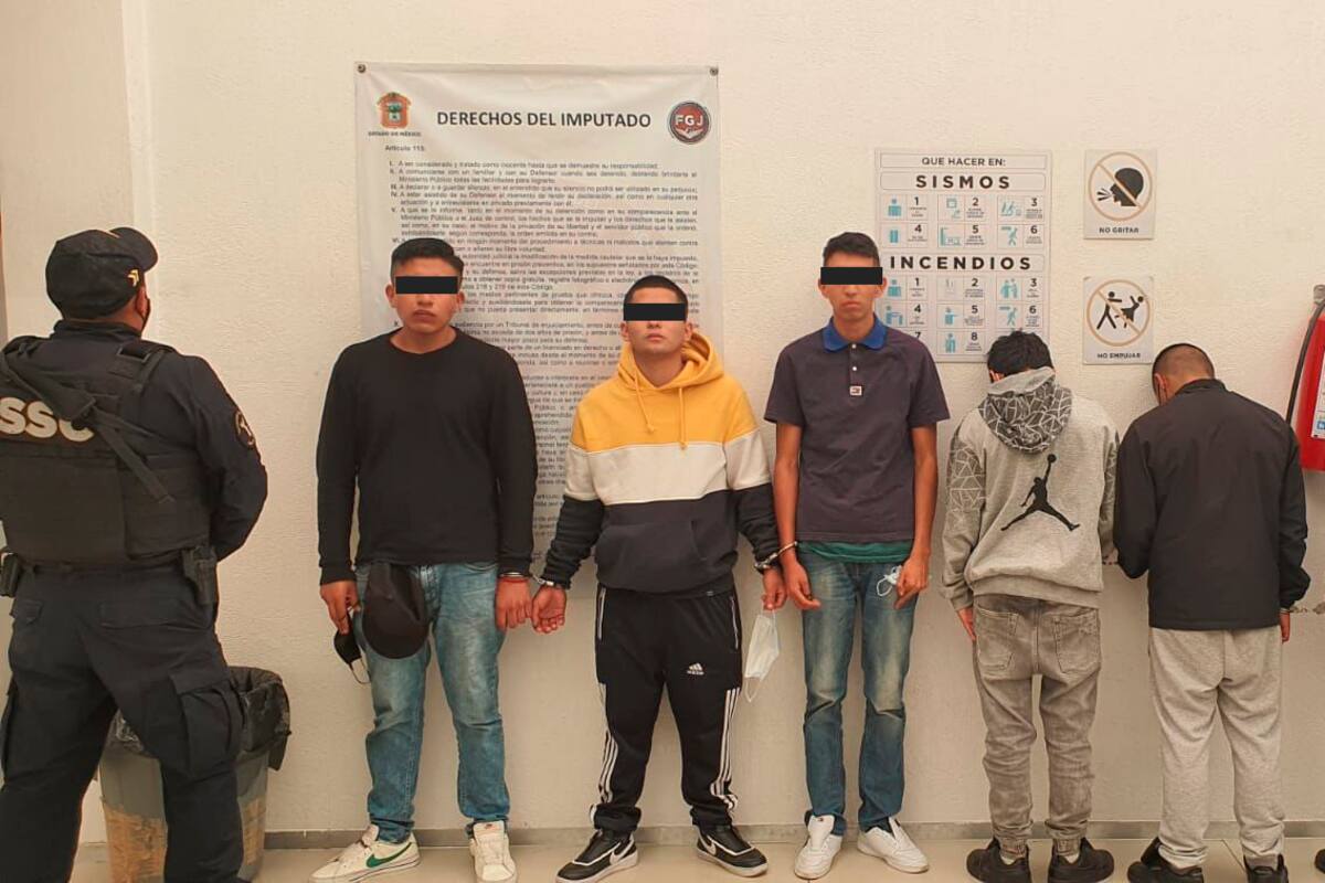 Asaltos en Edomex: Menores robaron un Elektra y causaron varios destrozos
