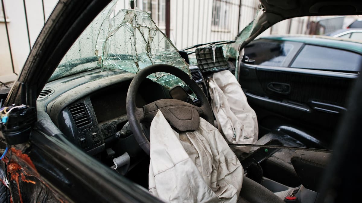 Stellantis emite una alerta urgente en México por bolsas de aire Takata defectuosas en autos de 2003 a 2016 para ofrecer un reemplazo gratuito ante el riesgo de lesiones graves, ¿cómo localizar los 17 dígitos del VIN?