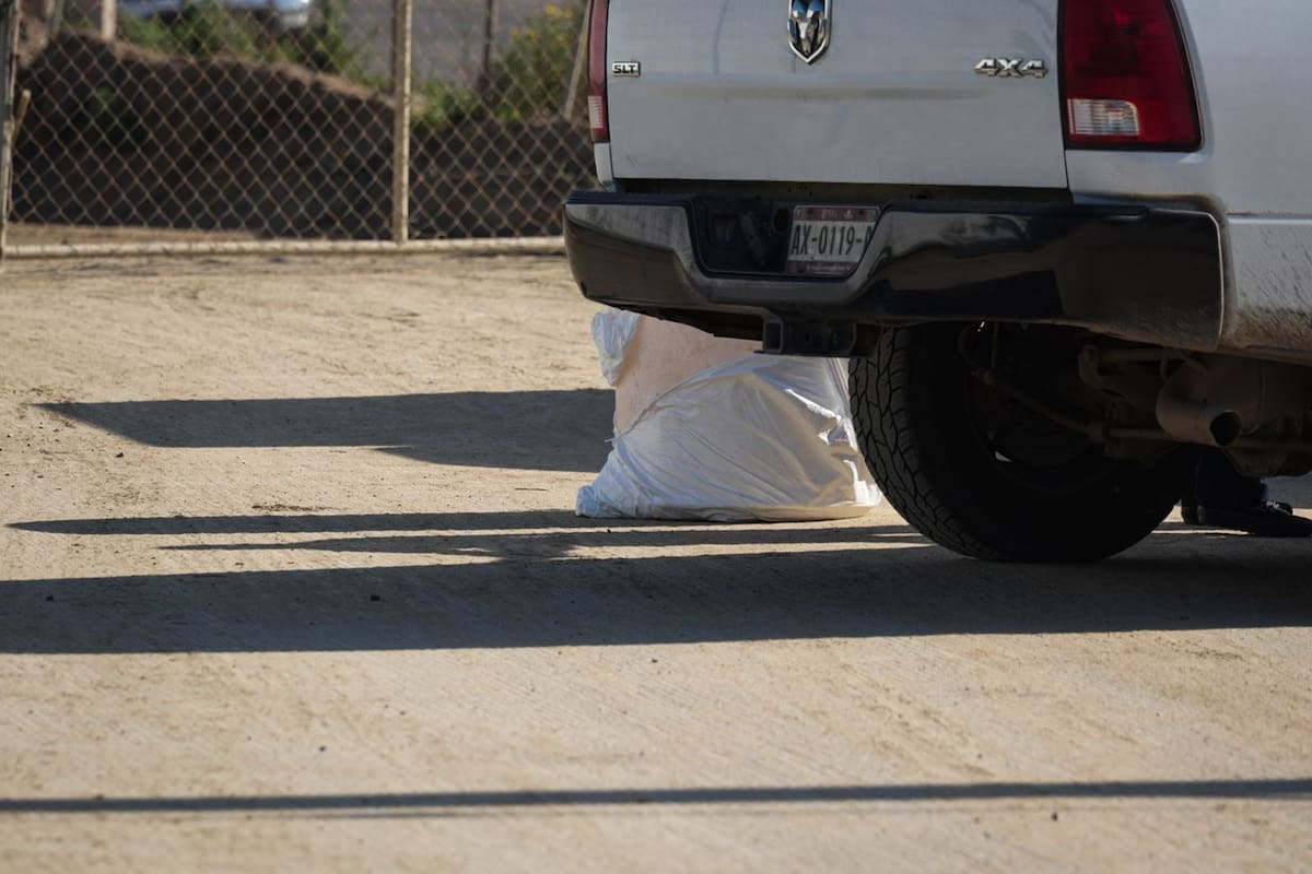 Localizan cadáver en tambo afuera de un negocio en la Vía Rápida Alamar Sur