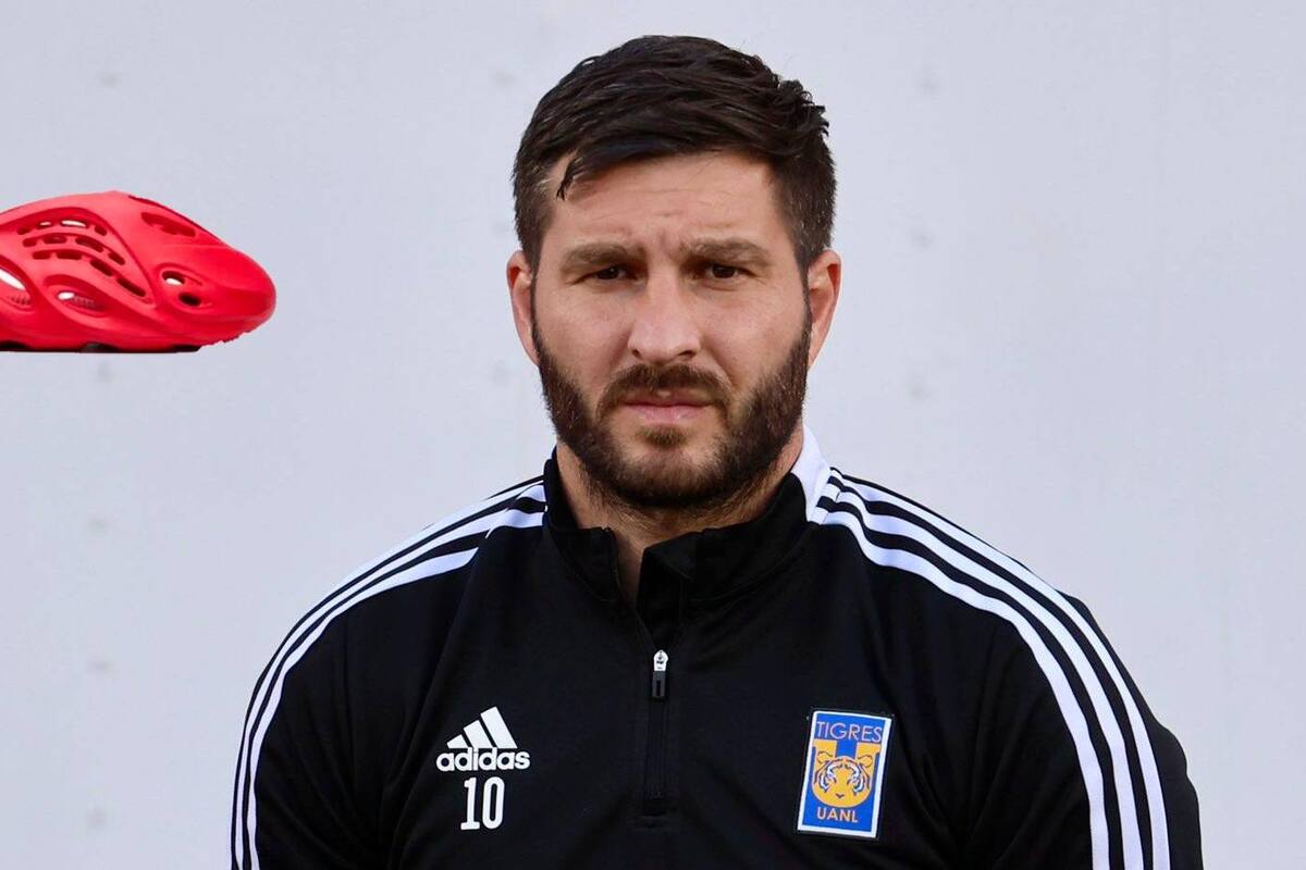 IMÁGENES: Las peculiares chanclas de 8 mil pesos de André-Pierre Gignac