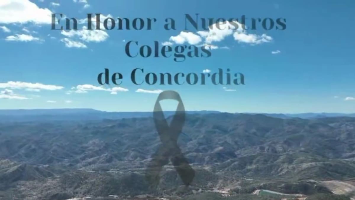 Mineros encendieron maquinaria en Sahuaripa, Sonora, en homenaje a sus compañeros desaparecidos. (Captura de pantalla)