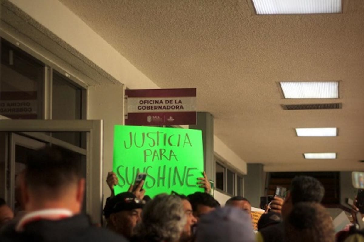 Se manifiestan en el Centro Cívico por Sunshine