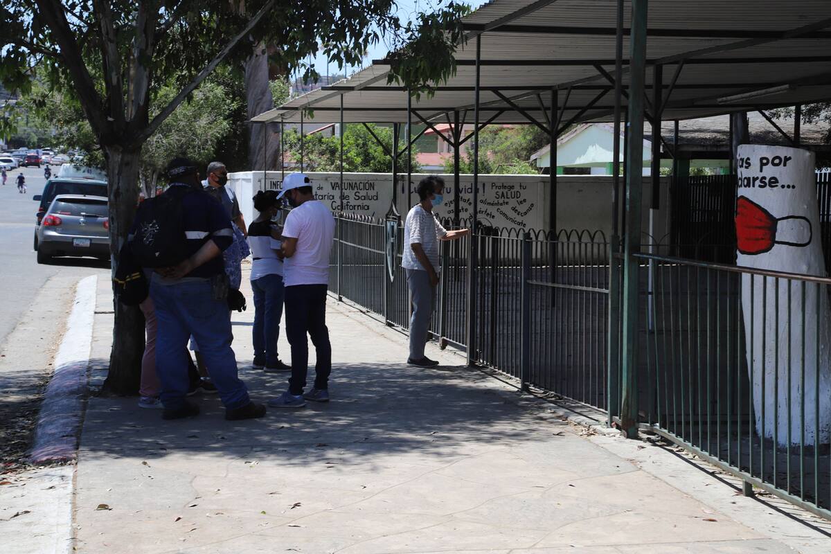 Vacuna contra Covid-19: Aplican biológico AstraZeneca y Pfizer en primaria F. Martínez de Tijuana
