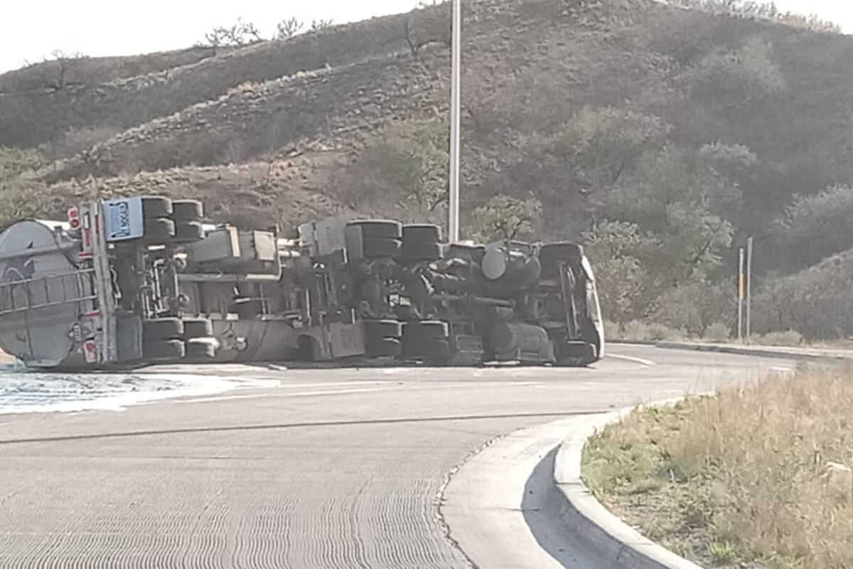 Cierran acceso por garita de Mariposa de Estados Unidos hacia México