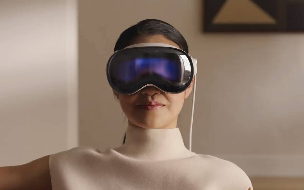Apple Vision Pro.