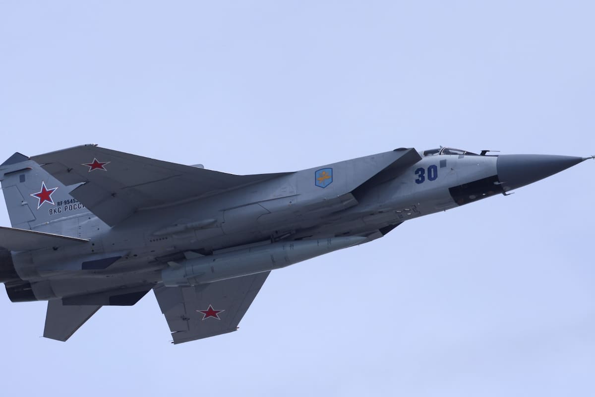 Ministerio de Defensa de Rusia confirmó patrullaje de cazas MiG-31 sobre el Mar de Japón armados con misiles hipersónicos Kinzhal durante vuelos en espacio aéreo internacional