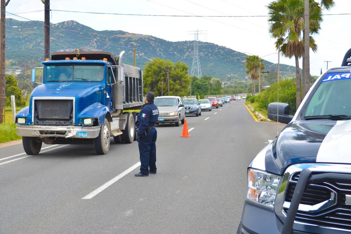 Más de 2 mil 500 autos retornados en filtro de revisión en Tecate