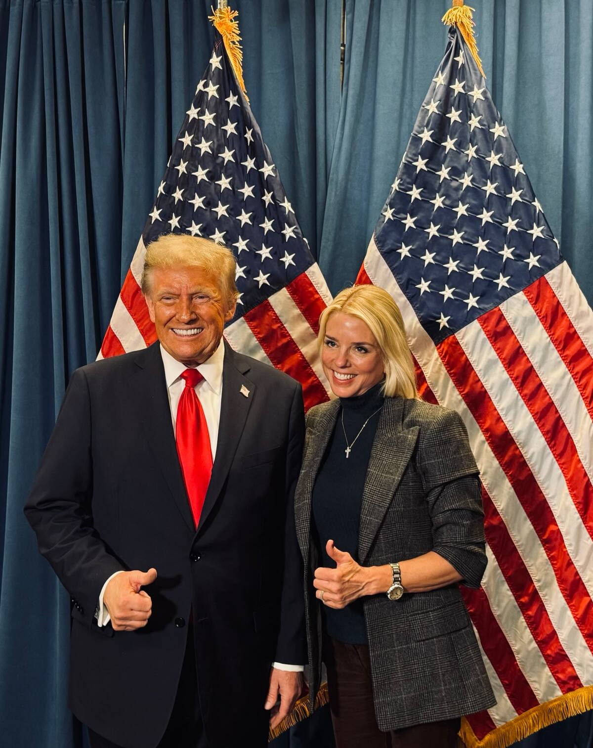 Donald Trump y Pam Bondi, Fiscal General de la administración./ Foto: Pat Bondi en X.
