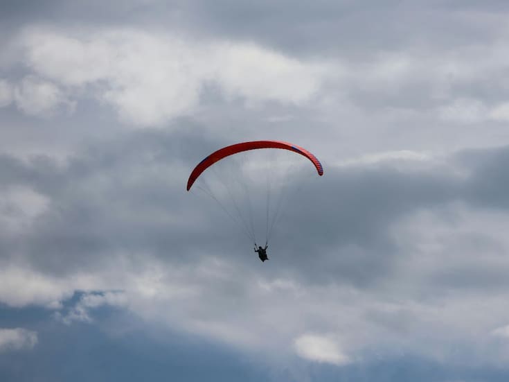 Turista canadiense fallece en accidente de paracaidismo en Tequesquitengo, Morelos, tras presunta falla en el equipo de seguridad
