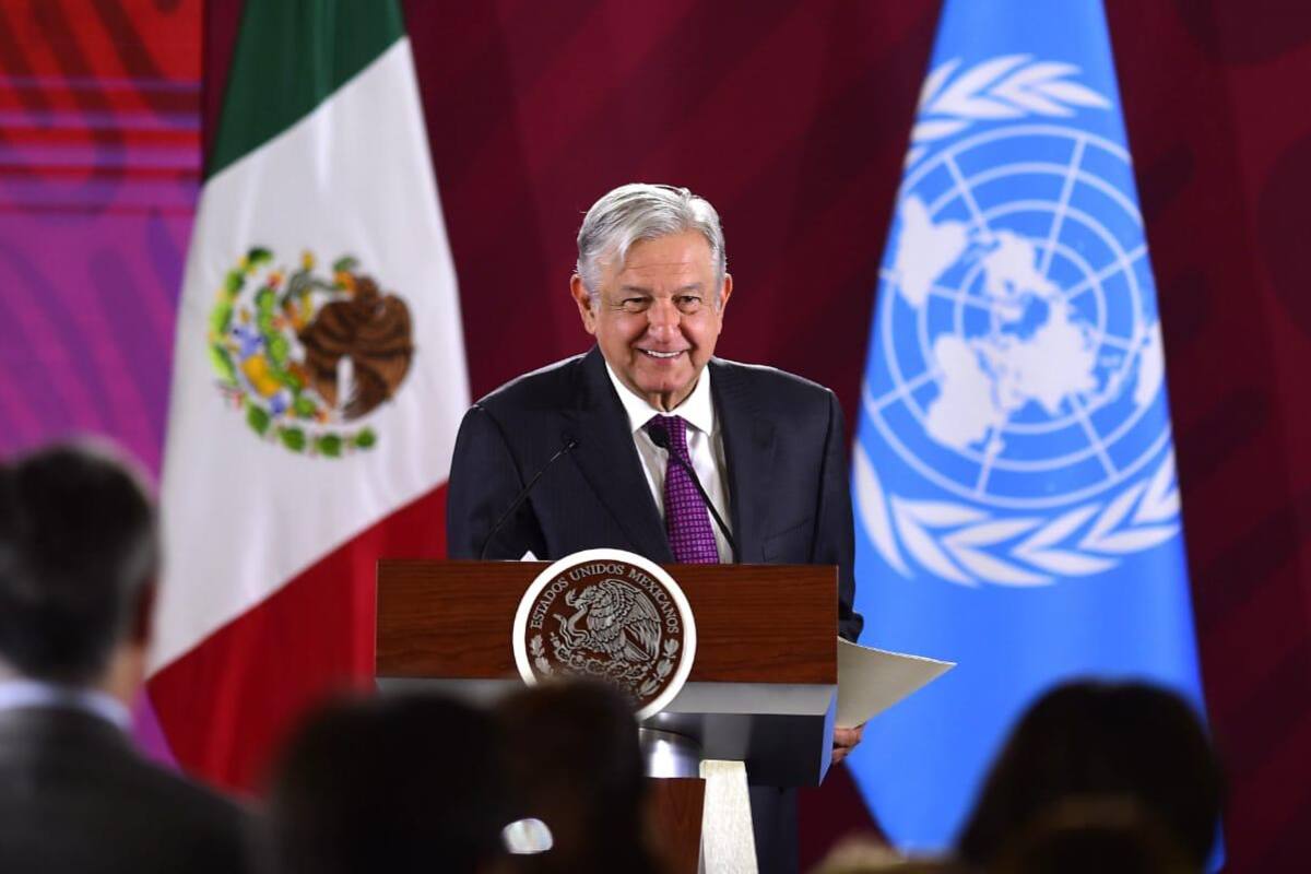 En un mes podría concluirse estudio para adquisición de estadios: AMLO
