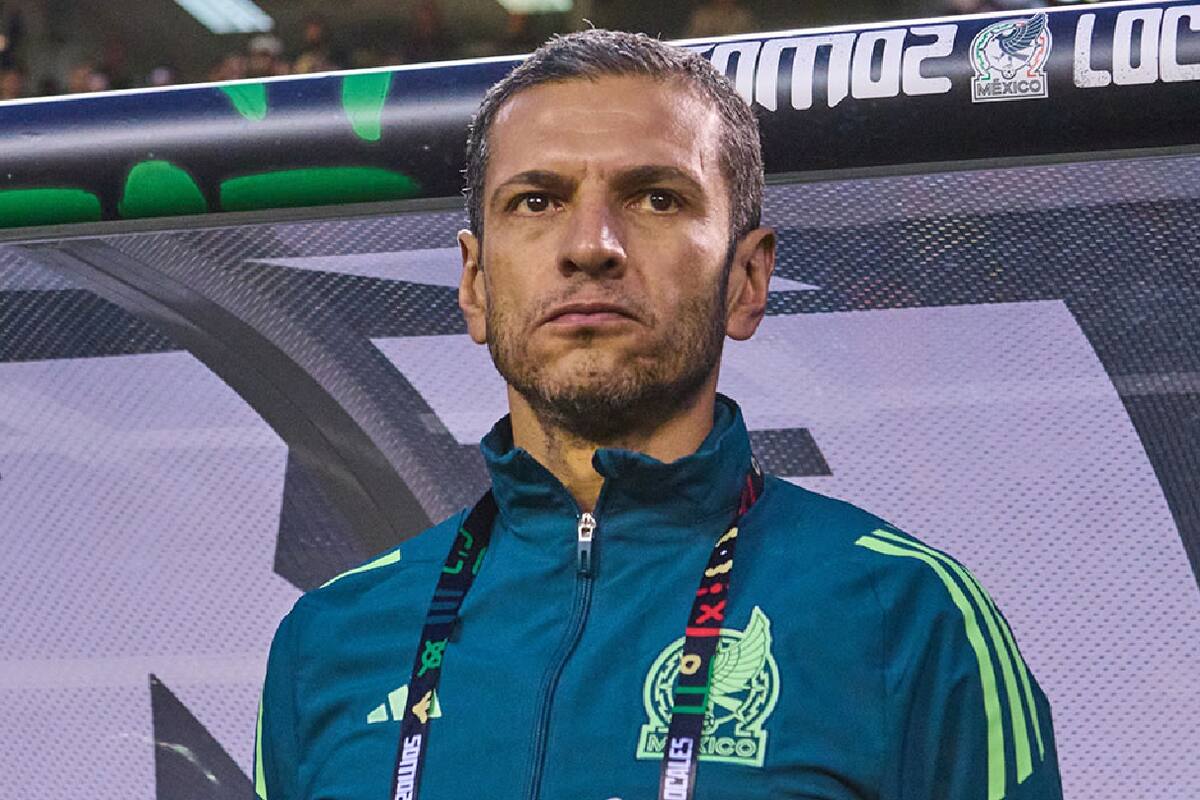 Junta de Dueños analiza futuro de Lozano como DT y presentan dos posibles sustitutos