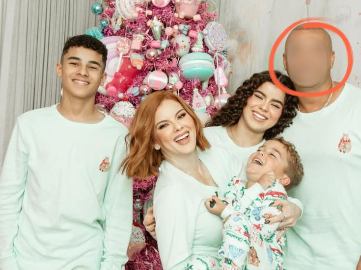 Wisin posa sin sus lentes de sol en fotos navideñas y fans reaccionan sorprendidos: “¿Wisin es asiático?” (FOTOS)