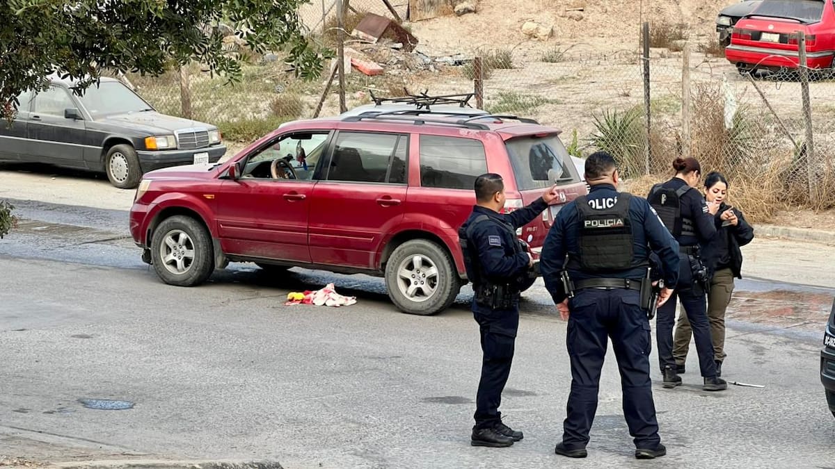 Una mujer de 50 años fue atacada a tiros mientras circulaba en su vehículo por la colonia Puerta del Sol. Foto: Leonardo González