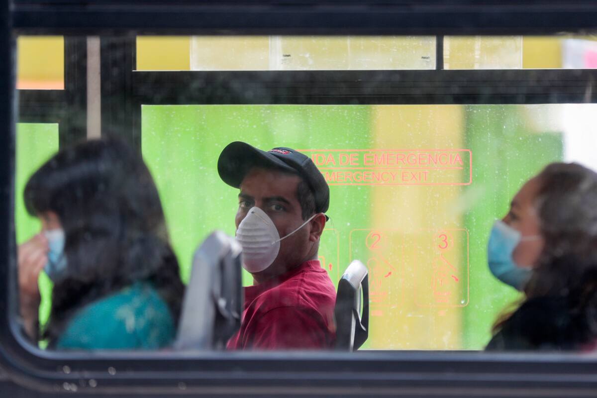 México recibe 5 respiradores y 50 mil kits de prueba para detectar COVID-19 de China