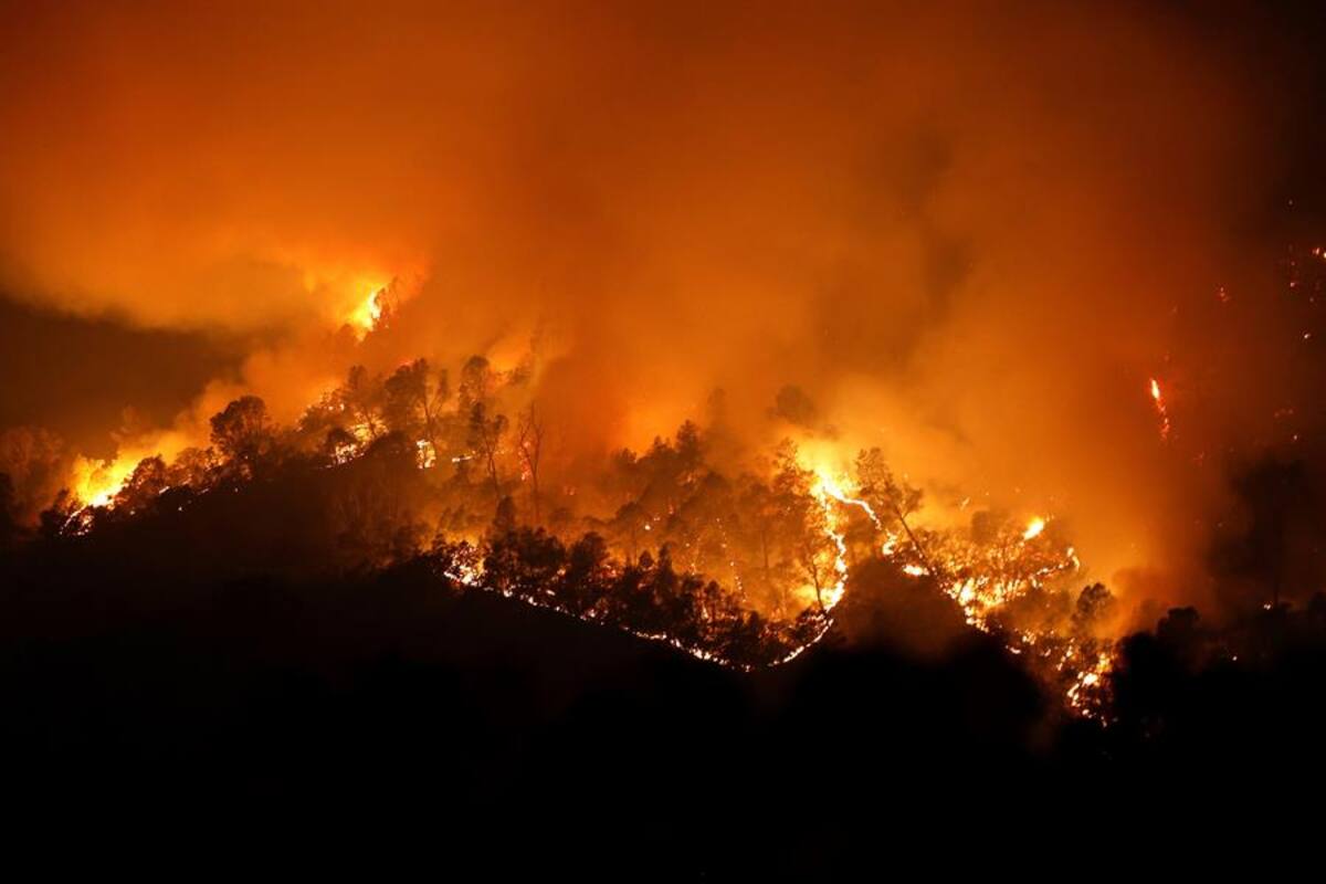 Incendio en California ya es el más grande de su historia; quema un millón de acres