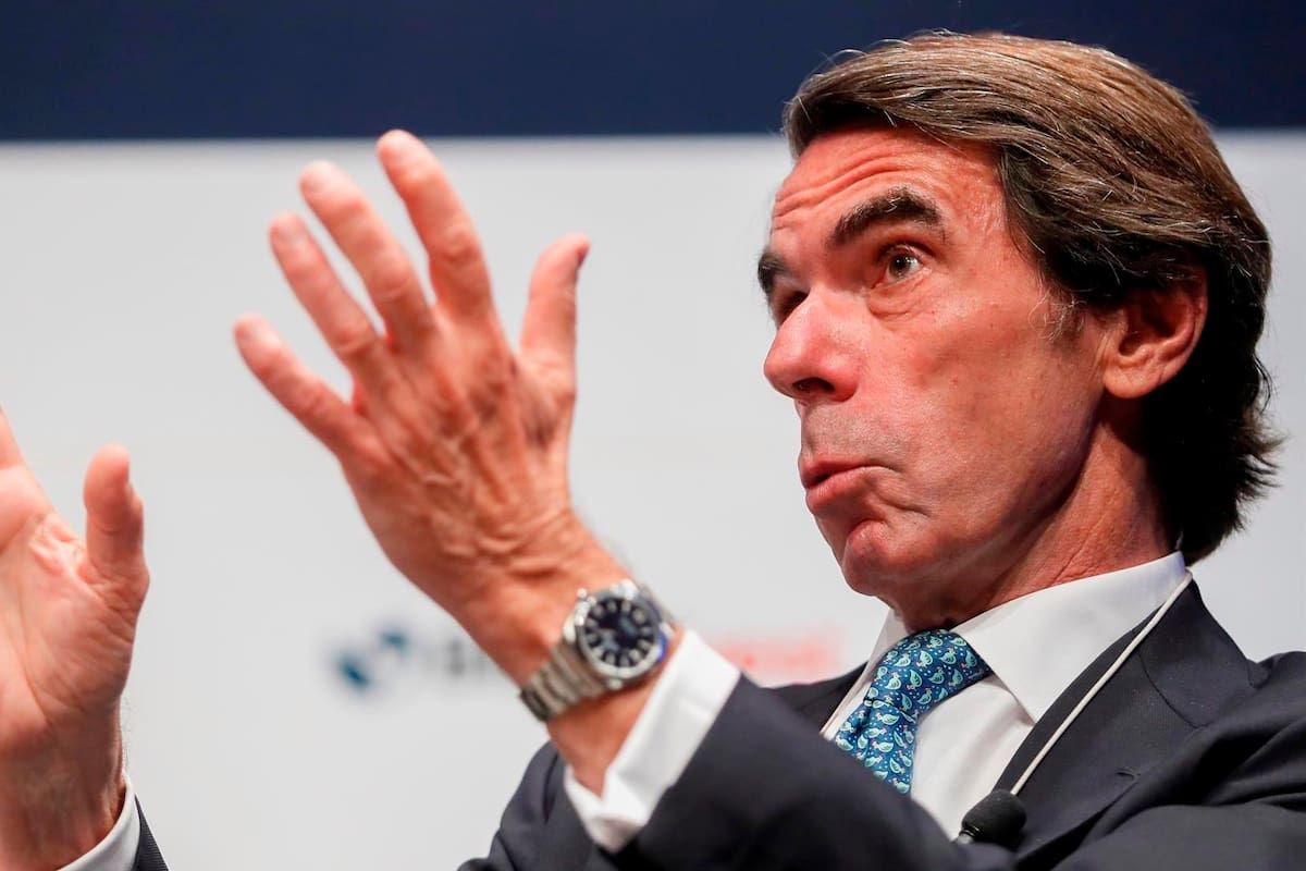 Aznar es llamado "asno" en Morena por decir que AMLO "no existiría sin España"