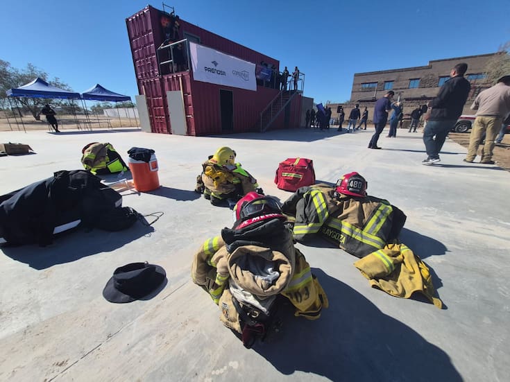 Hermosillo inaugura el Centro de Entrenamiento de Bomberos “Of. Arturo Dávila Pacheco”, primer módulo de un complejo de tres etapas construido en un terreno de una hectárea donado por el Ayuntamiento para fortalecer la capacitación operativa de los elementos