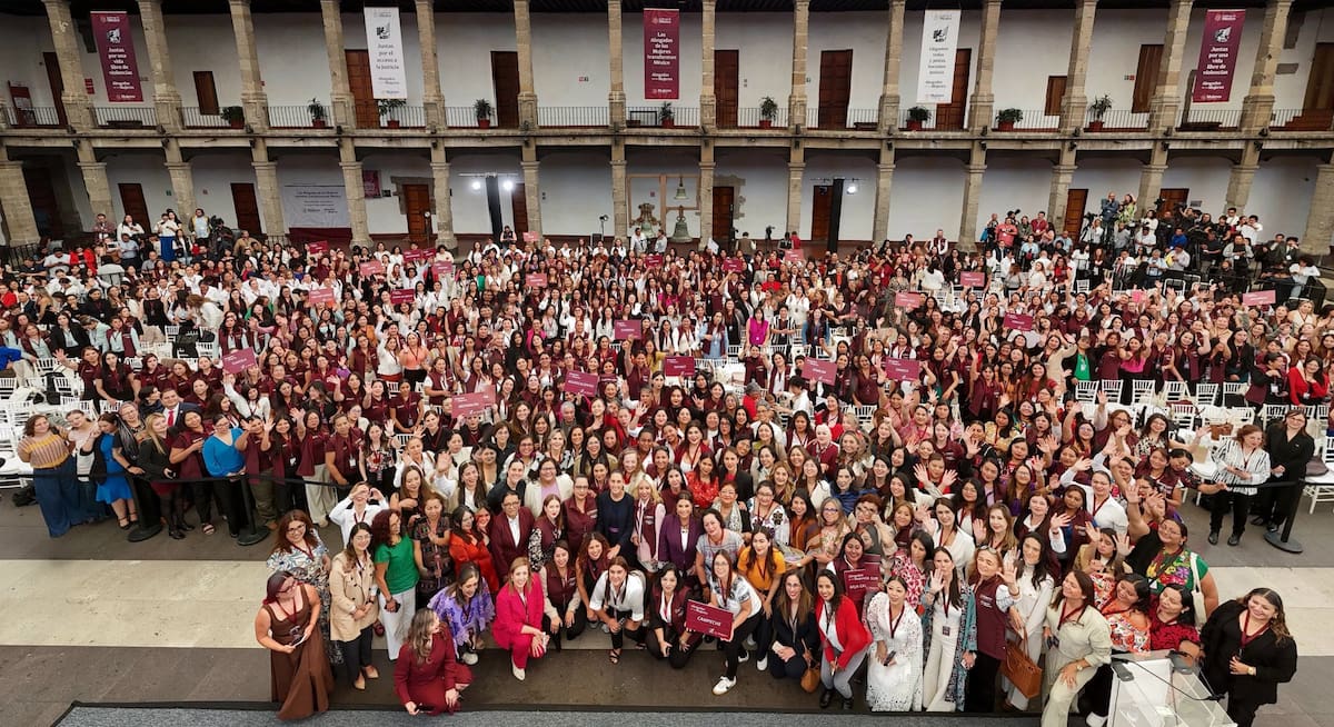 El gobierno federal lanzó el programa Abogadas de las Mujeres, que reúne a más de 800 especialistas para brindar defensa jurídica gratuita y con perspectiva de género a mujeres en todo el país.
