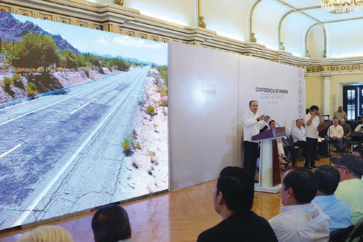 El gobernador Alfonso Durazo informó que la inversión carretera en Sonora fue ampliada tras gestiones ante el Gobierno de México. FOTO: ESPECIAL