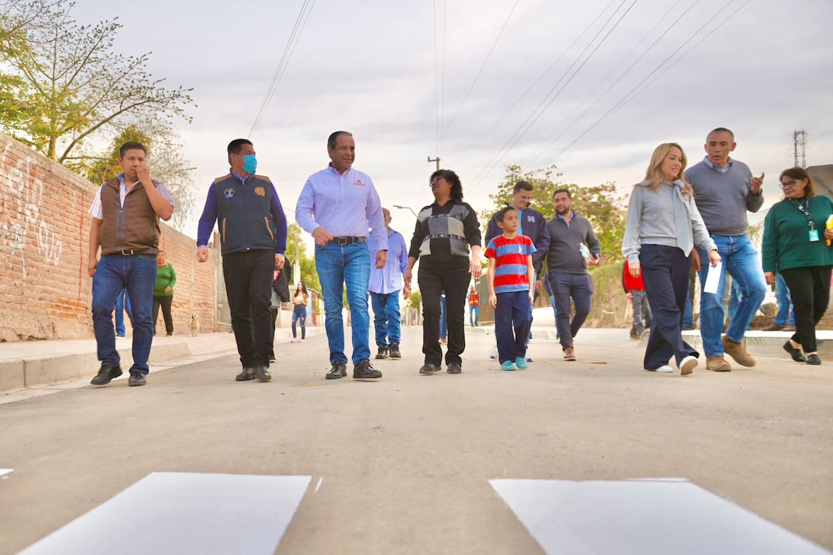 Calle 12 de Octubre en Nueva Esperanza, Hermosillo, recibe pavimentación tras más de 20 años de gestiones comunitarias