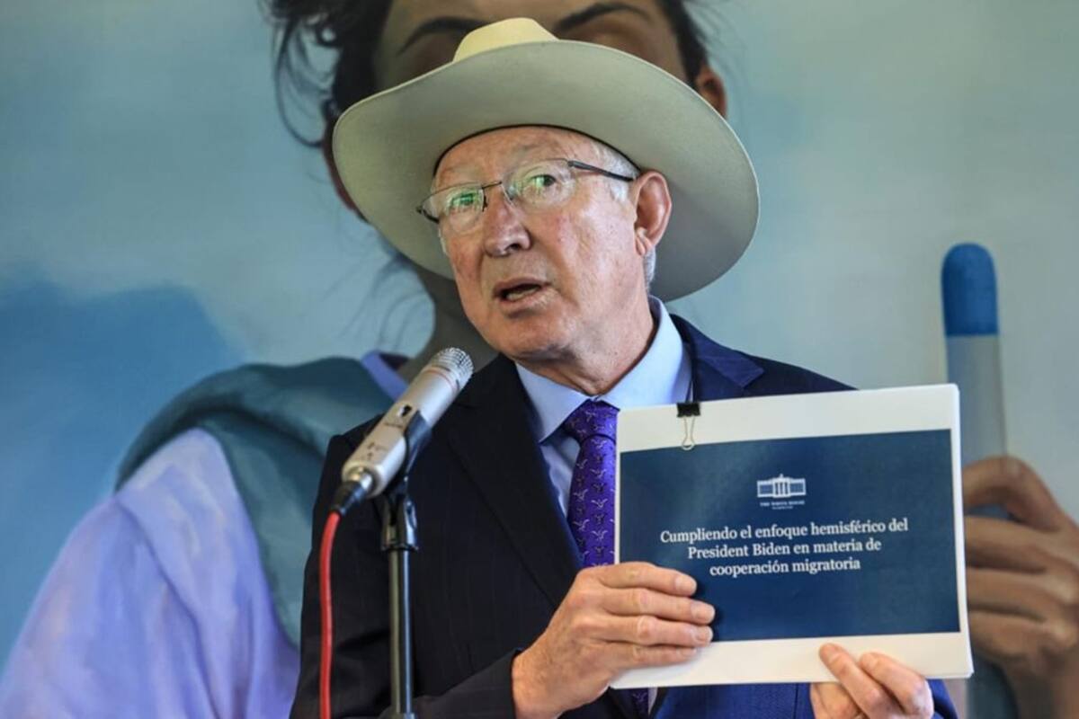 Ken Salazar dice que corresponde a los mexicanos decidir sobre la reforma al Poder Judicial