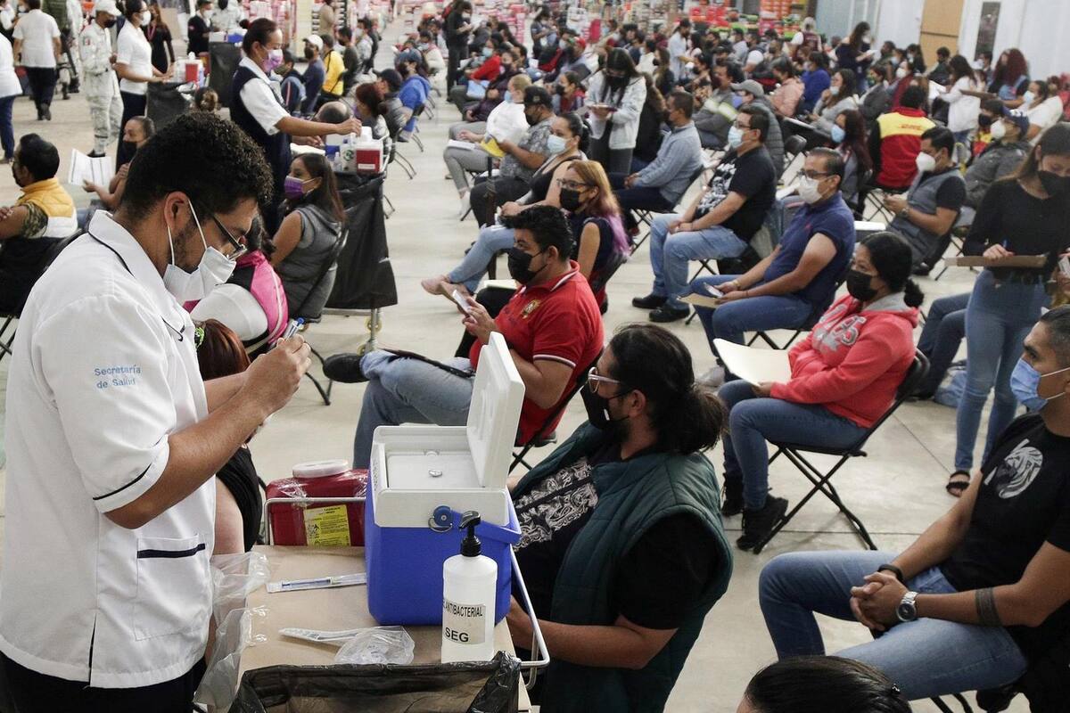 Mañanera de AMLO: Presidente advierte "pequeños rebrotes" de Covid pese a récord de tercera ola