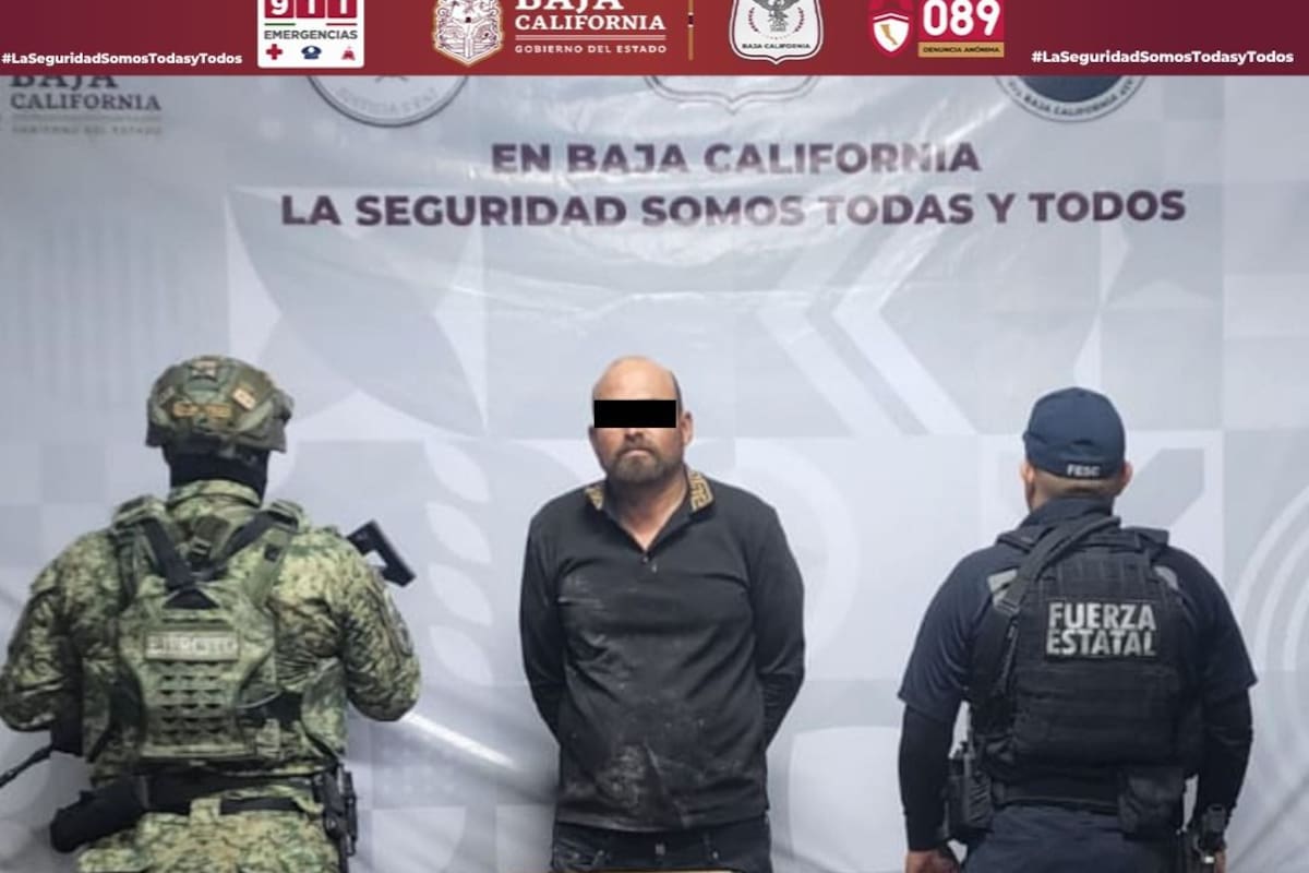 Motociclista armado desata persecución y cae tras intentar huir por canal