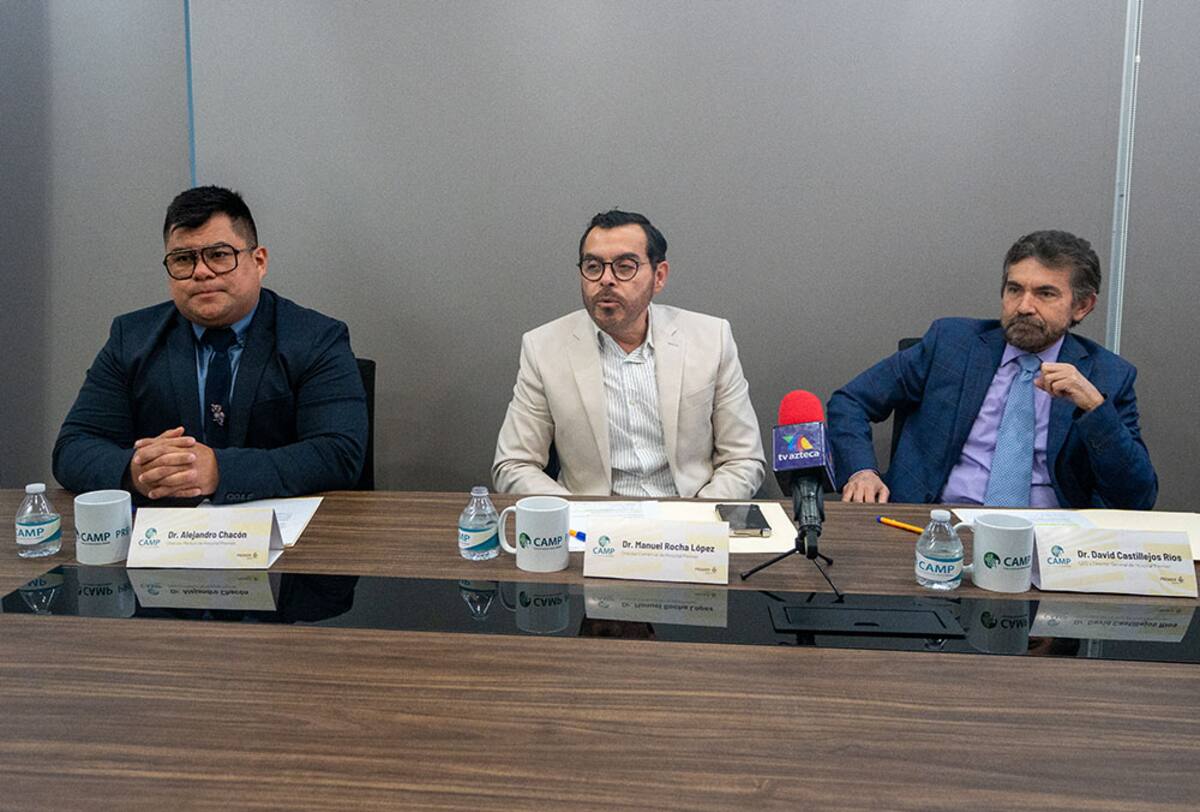 Alejandro Chacón, director médico del Centro Médico Premier; Manuel Rocha López, director comercial del Centro Médico Premier y David Castillejos Ríos, fundador y director general del Centro Médico Premier.