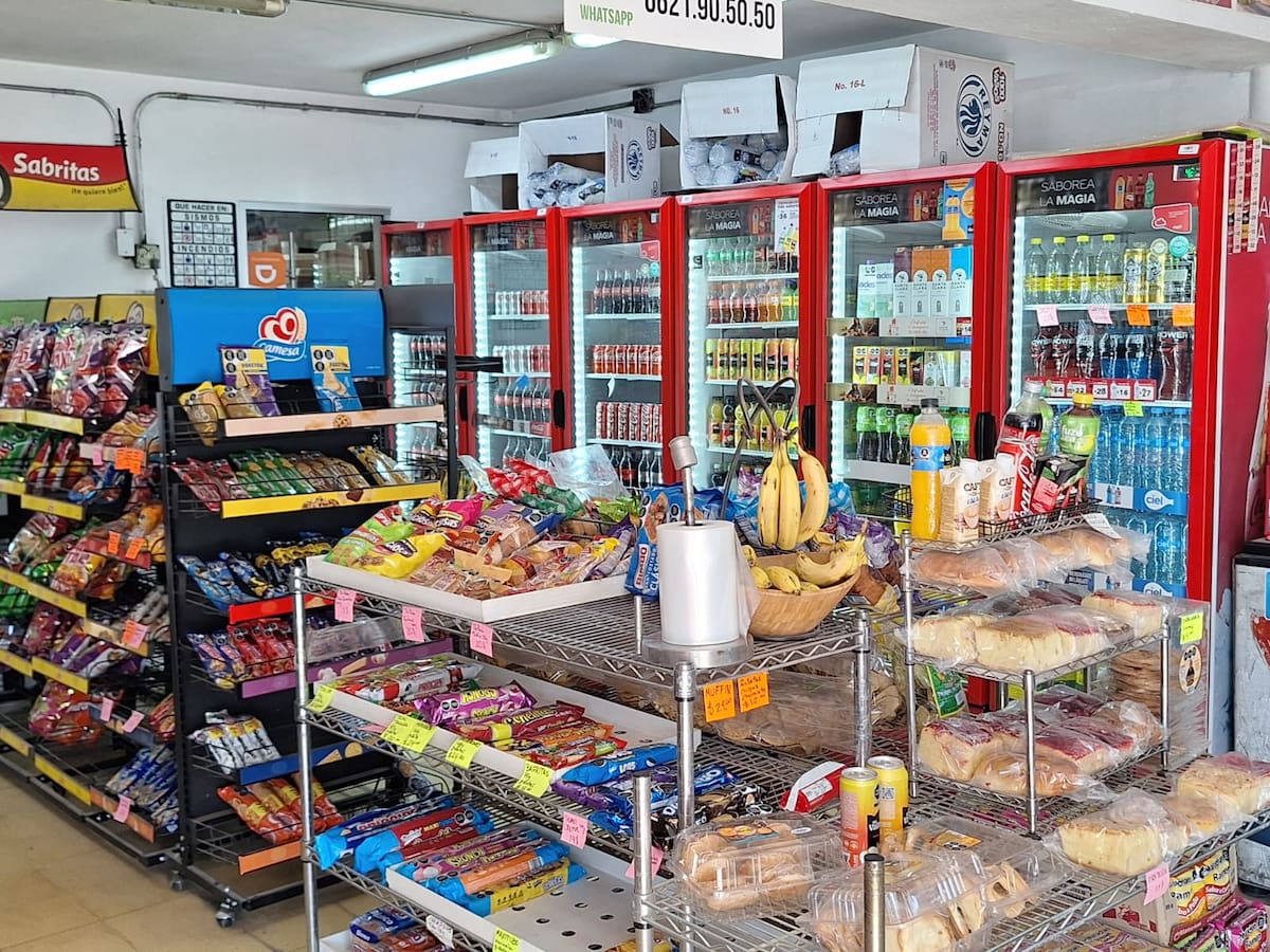 Una tienda de abarrotes en Hermosillo, reflejo del comercio local que forma parte del día a día de la ciudad. FOTO: BANCO DIGITAL