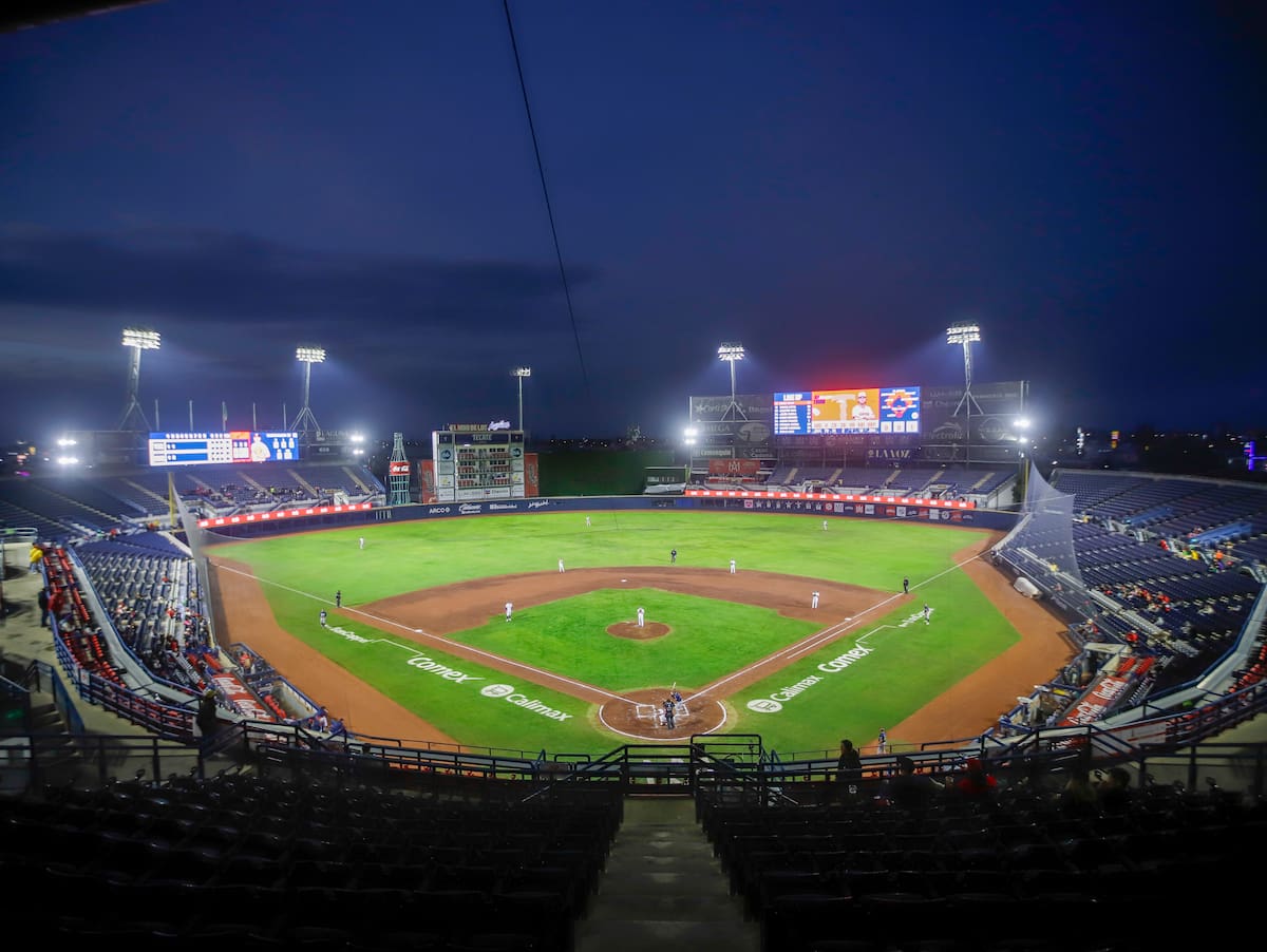 El Nido de Los Águilas nos obsequió esta hermosa postal, los aficionados pudieron apreciarla durante el doble juego de la serie navideña. (Foto: Juan J. Morales)