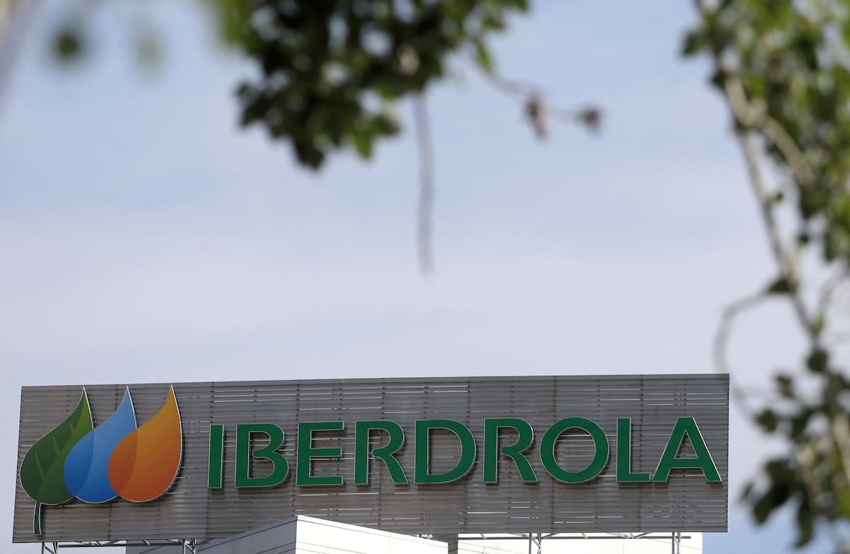 FILE PHOTO: The logo of Spanish utility company Iberdrola is seen outside its headquarters in Madrid, Spain, May 23, 2018. REUTERS/Sergio Perez/File Photo