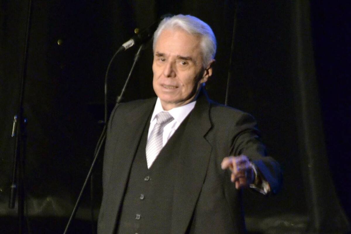 Enrique Guzmán estalla ante la prensa