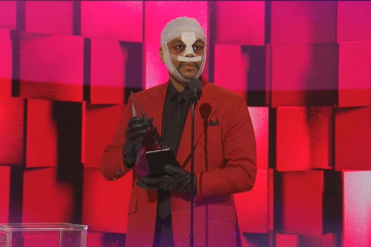 ¿Qué le pasó a The Weeknd en la cara?