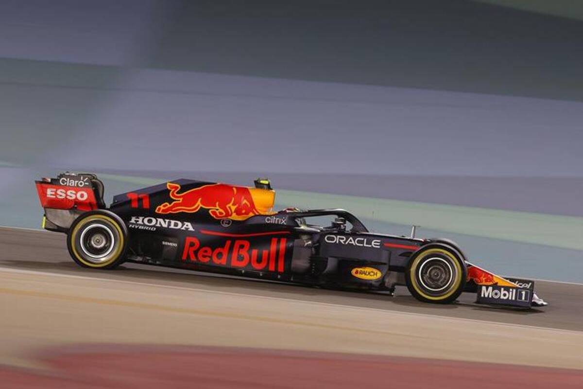 Remonta 'Checo' Pérez hasta el quinto lugar en GP de Bahréin