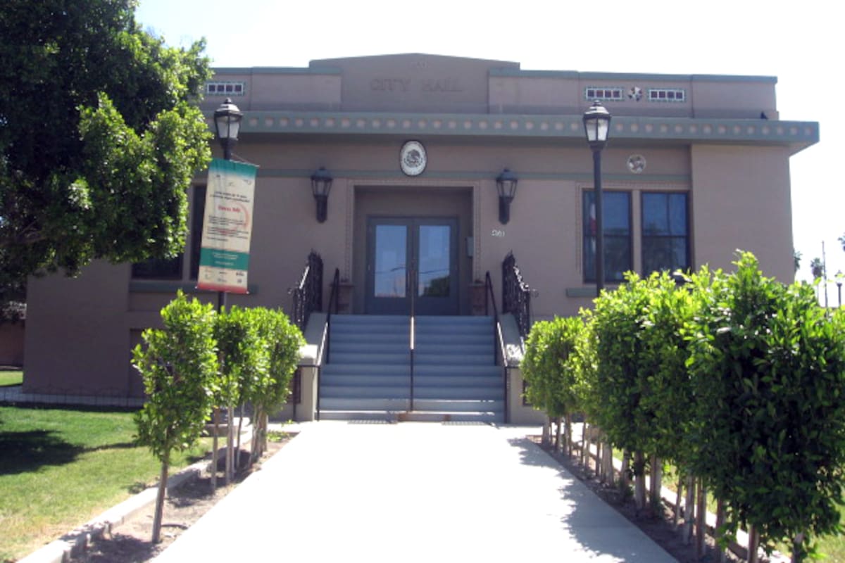 Consulado de México llevará asesorías legales y financieras a Brawley