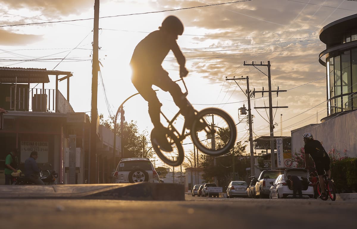 El grupo "Ruckstars Old School" de bikers BMX, esta conformado por ciclistas de edad mediana que en su juventud realizaban atrevidas acrobacias. | Crédito: Eleazar Escobar