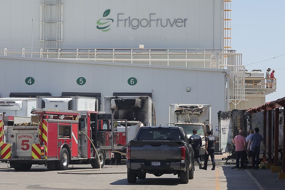Incendio en Fruver causa pérdidas millonarias: Bomberos controlan fuego sin heridos