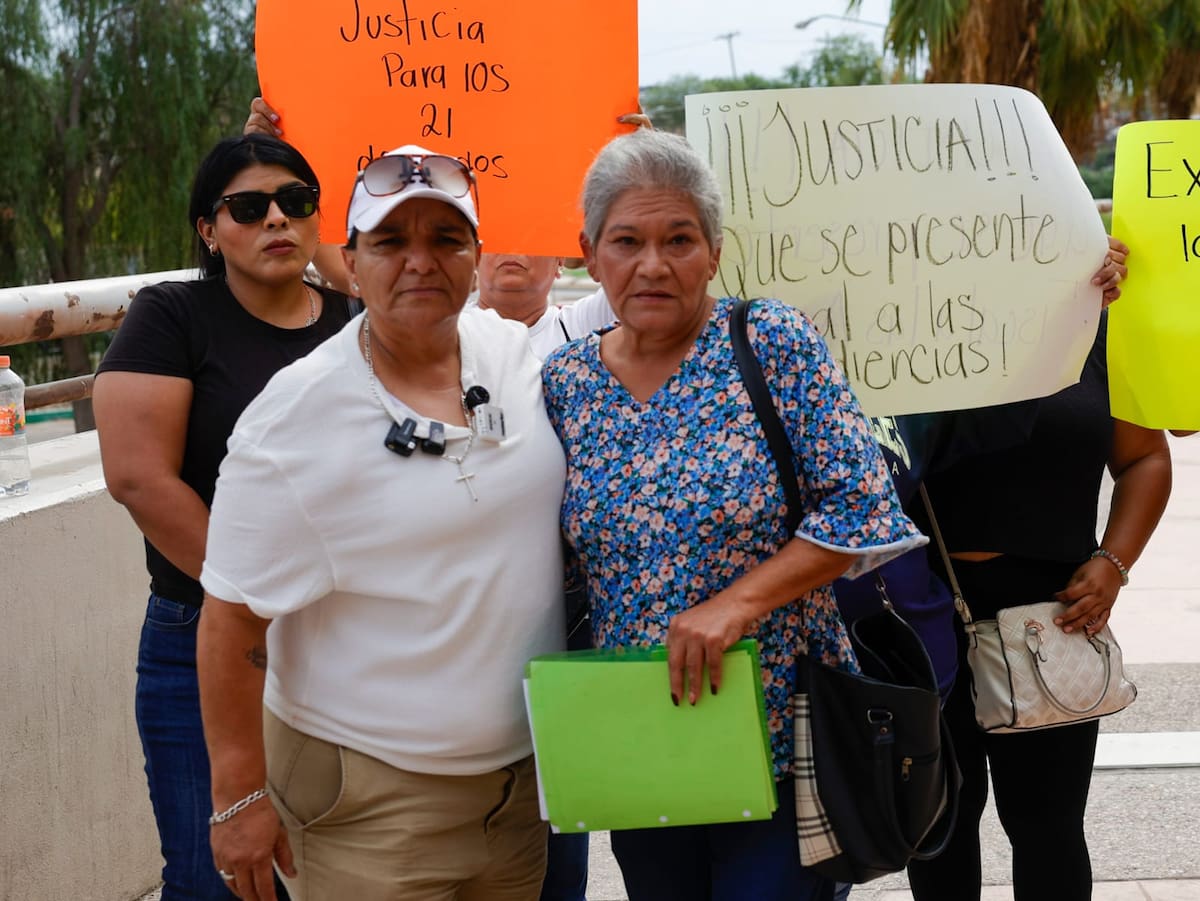Familiares de 21 personas detenidas en una fiesta de la colonia Carranza pidieron a la Fiscalía dar seguimiento a los procesos judiciales.
Fotos: Juan J Morales.