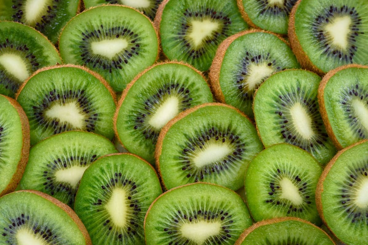 Kiwi: El aliado natural para reducir el colesterol y mejorar la salud de la piel