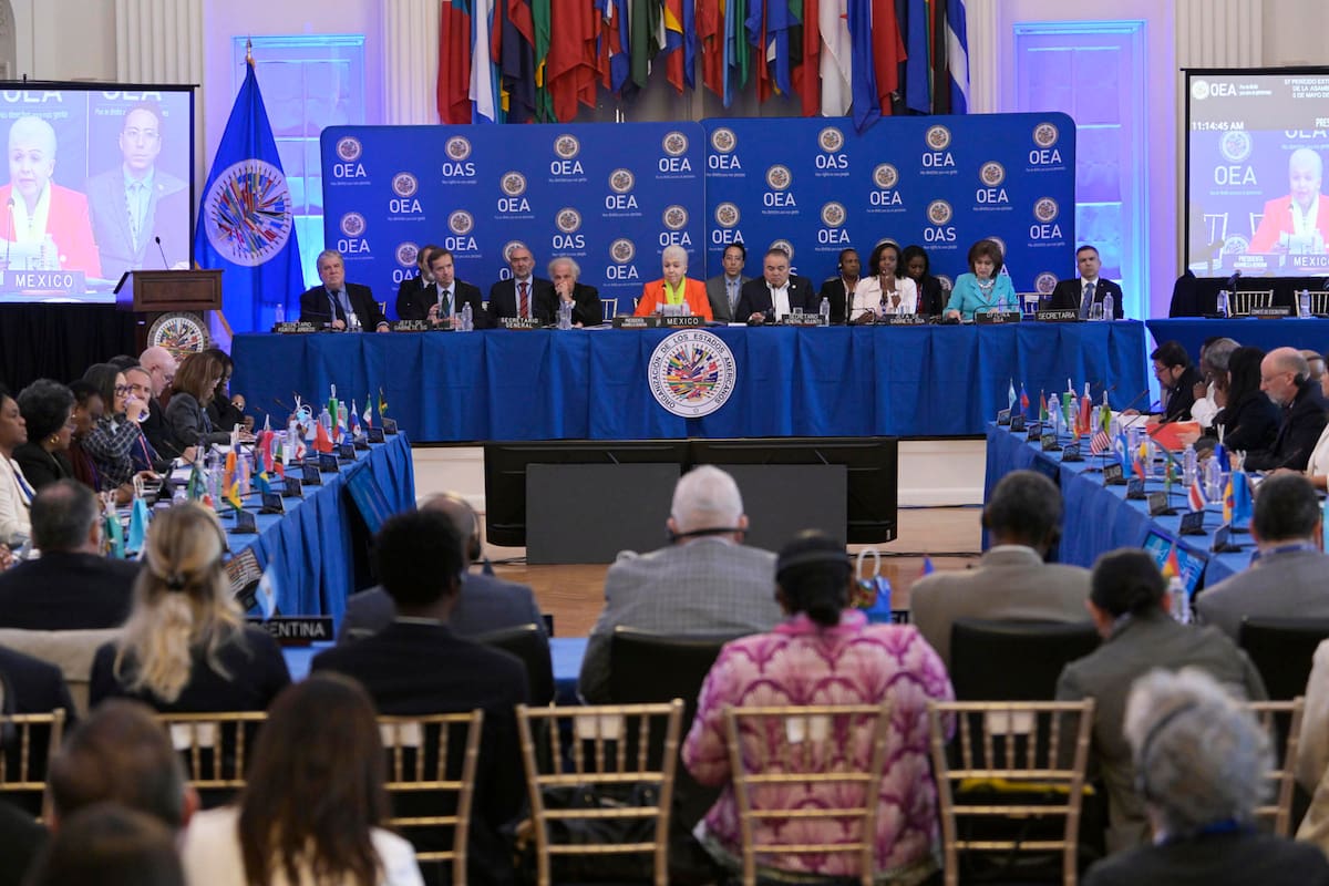 Fotografía de archivo de integrantes de la Organización de los Estados Americanos (OEA) en la sesión para la elección del secretario adjunto, en la sede del organismo en Washington (Estados Unidos). | Crédito: EFE/ Lenin Nolly