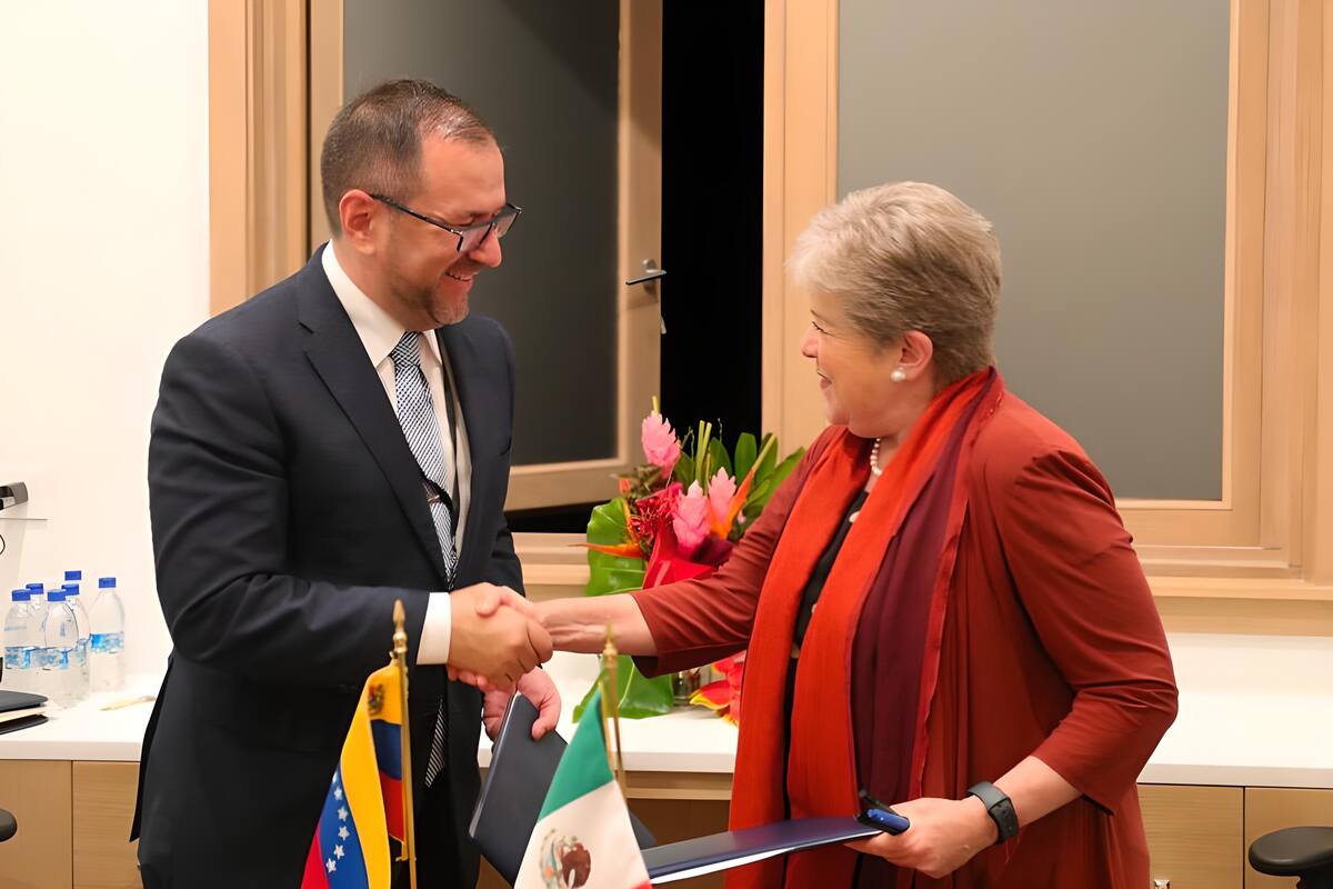 Firman México y Venezuela pacto de repatriación migratoria
