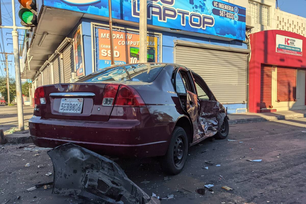 Cuatro heridos tras choque y volcadura en la Prohogar