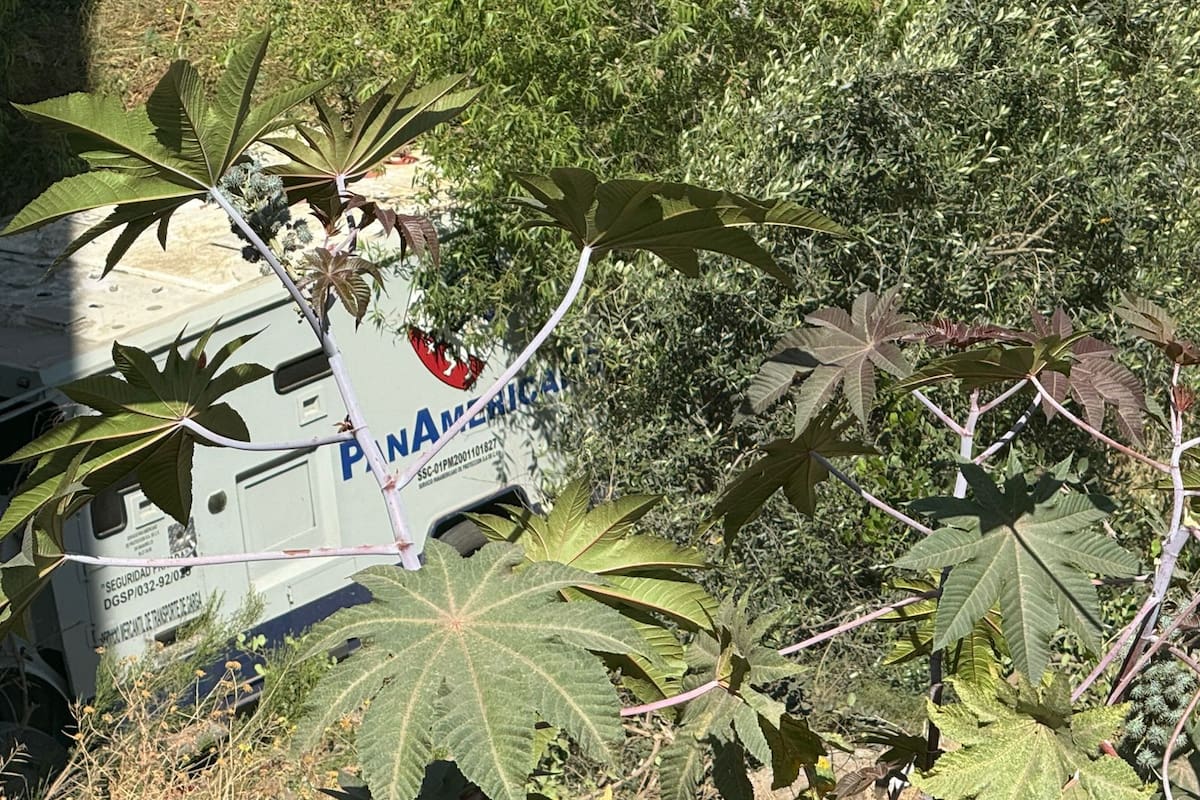 Volcadura de camión de valores deja un muerto y tres lesionados en Tijuana